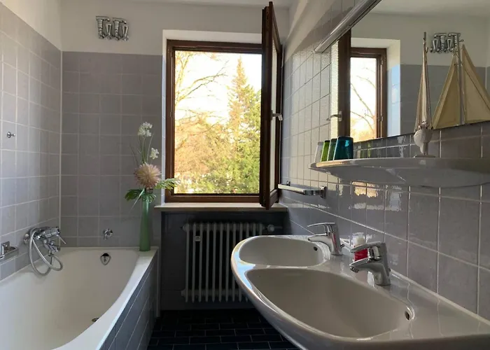 Helle Und Gemuetliche Appartamento